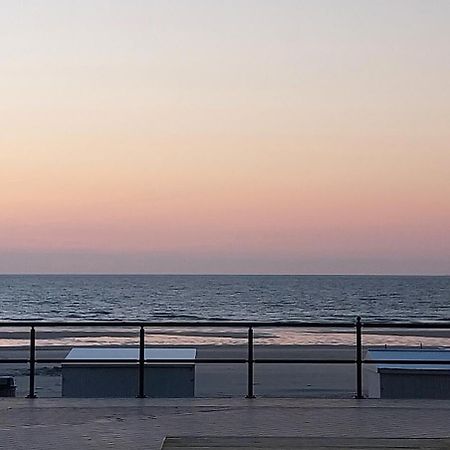 Lovely N° 9 Op Ieder Moment Een Prachtig Zeezicht & Zwembad ミデルケルケ エクステリア 写真